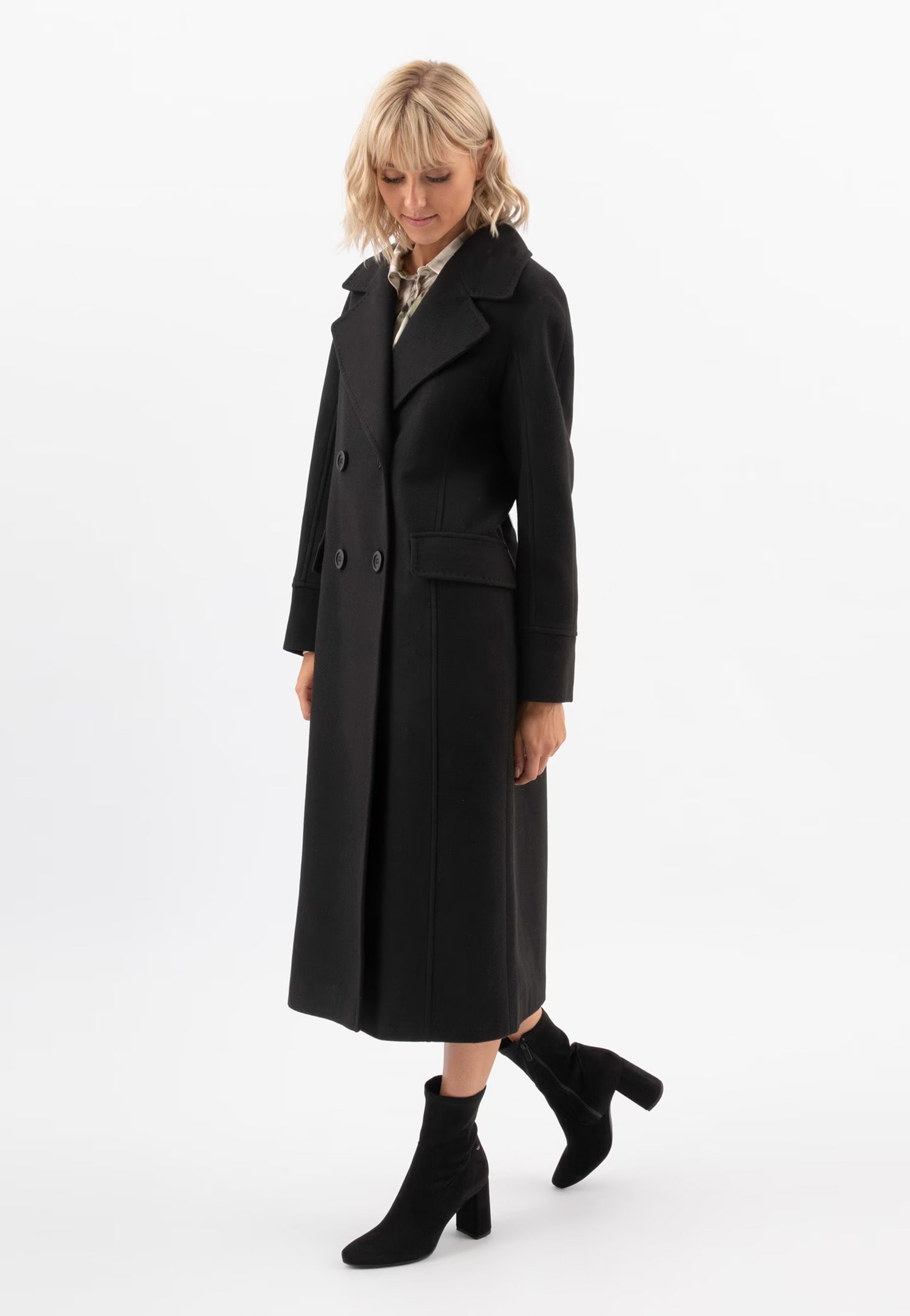 Moderní obuv na podzim: stylizace s kotníkovými botami s ponožkovým svrškem