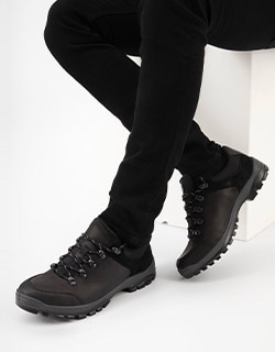 Trekking shoes for men