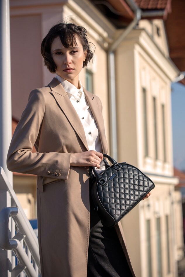Stylizacje do biura. Ubierz się modnie i z klasą do pracy