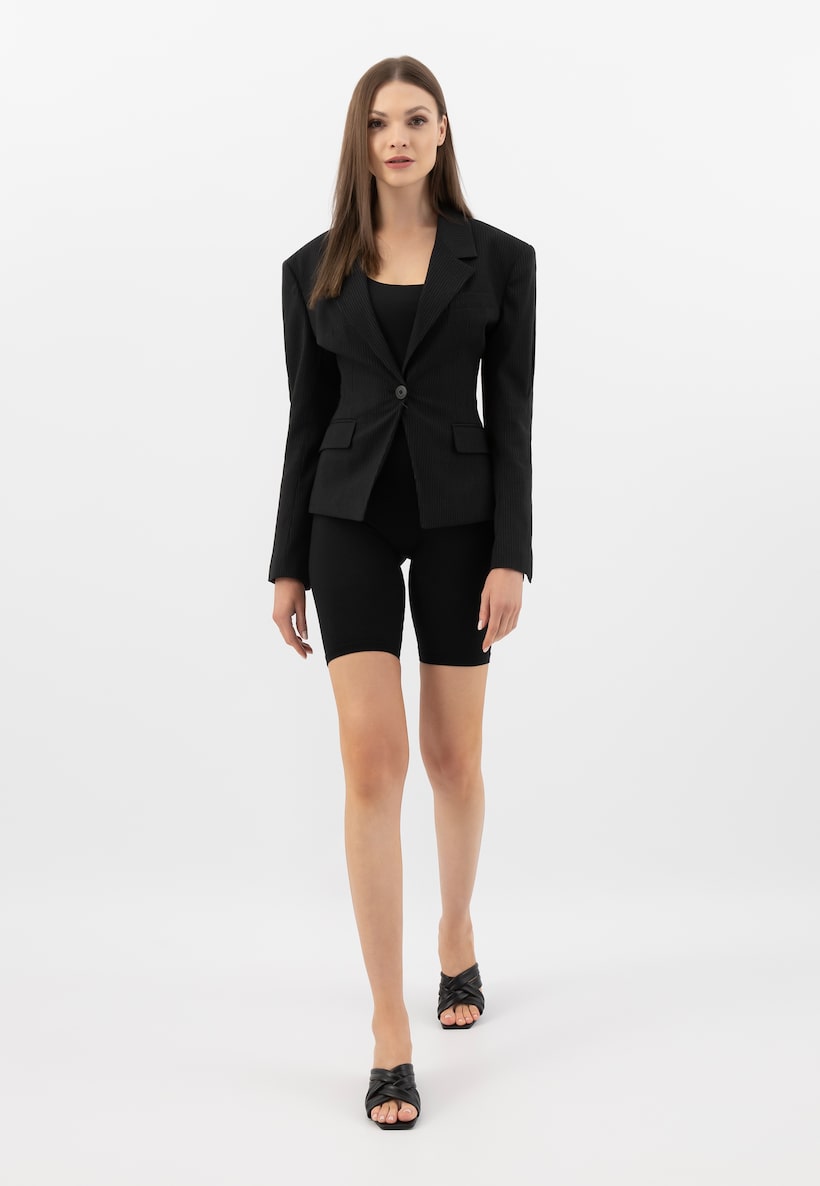 stylizacja w stylu sportowej elegancji - kolarki z marynarką 