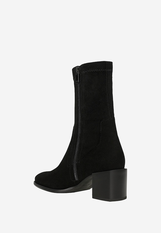 Czarne botki z dopasowaną cholewką skarpetkową