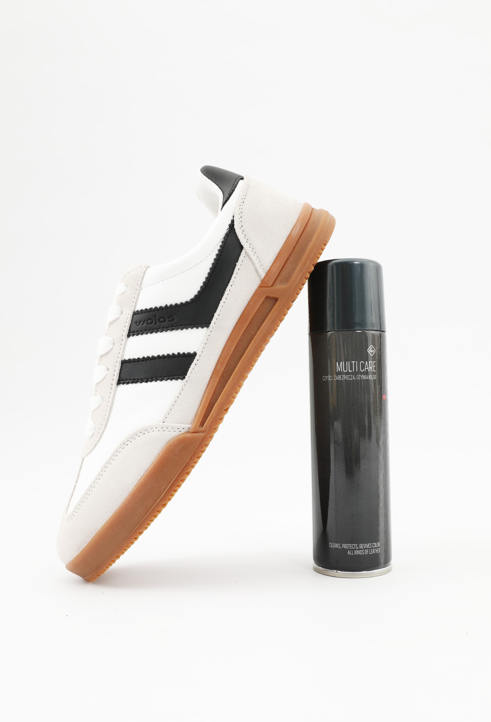 Jak suszyć przemoczone buty, żeby nie straciły kształtu i nie popękały?