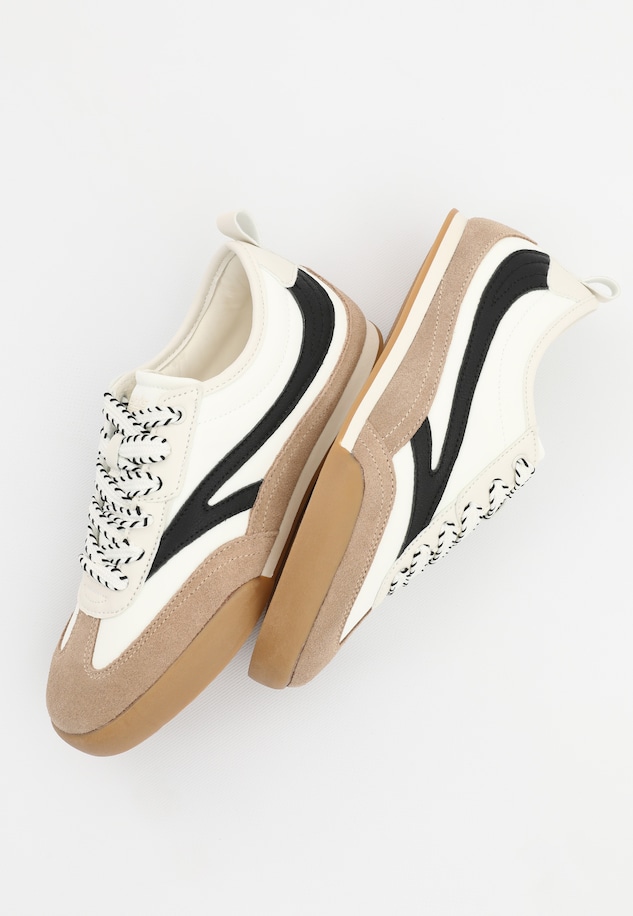 Zapiętek w bucie - co to jest i na co zwrócić uwagę przy wyborze obuwia?
