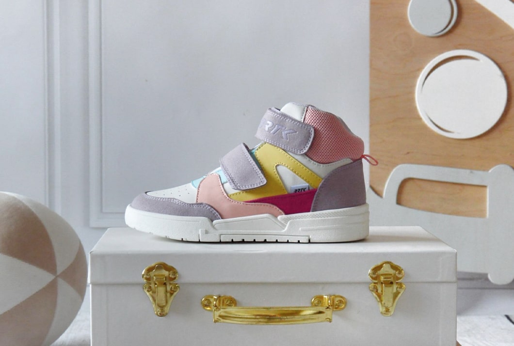 Jak wybrać buty do przedszkola dla dziecka? Praktyczny poradnik dla rodziców