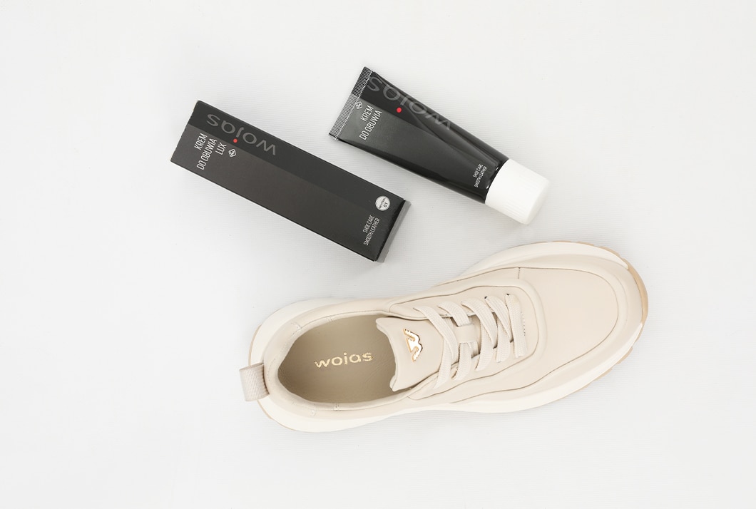 Jak suszyć przemoczone buty, żeby nie straciły kształtu i nie popękały?