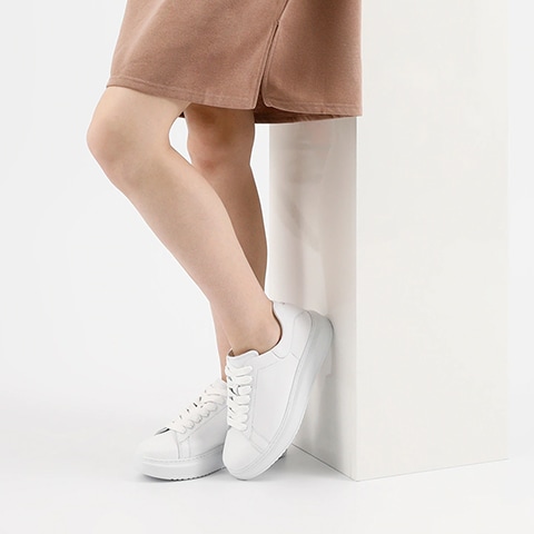 Białe trampki damskie