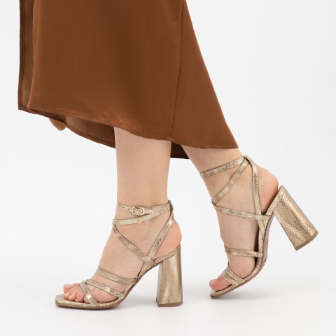 Złote sandały damskie