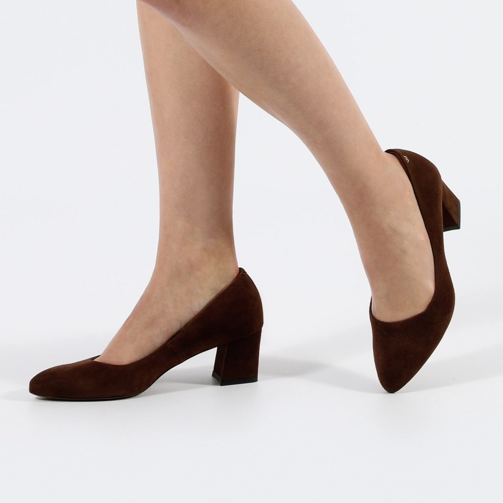 Dámska pracovná obuv - aké modely by ste si mali zvoliť, aby bola pohodlná a elegantná?