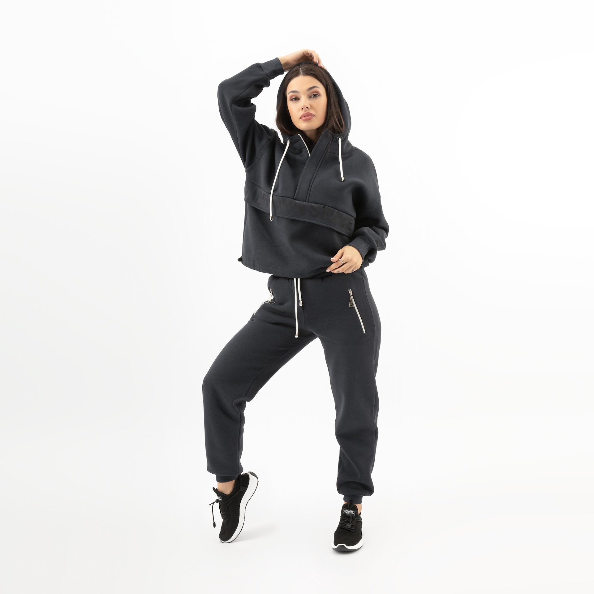 Pantaloni de trening RELAKS  cu fermoar la buzunare  damă