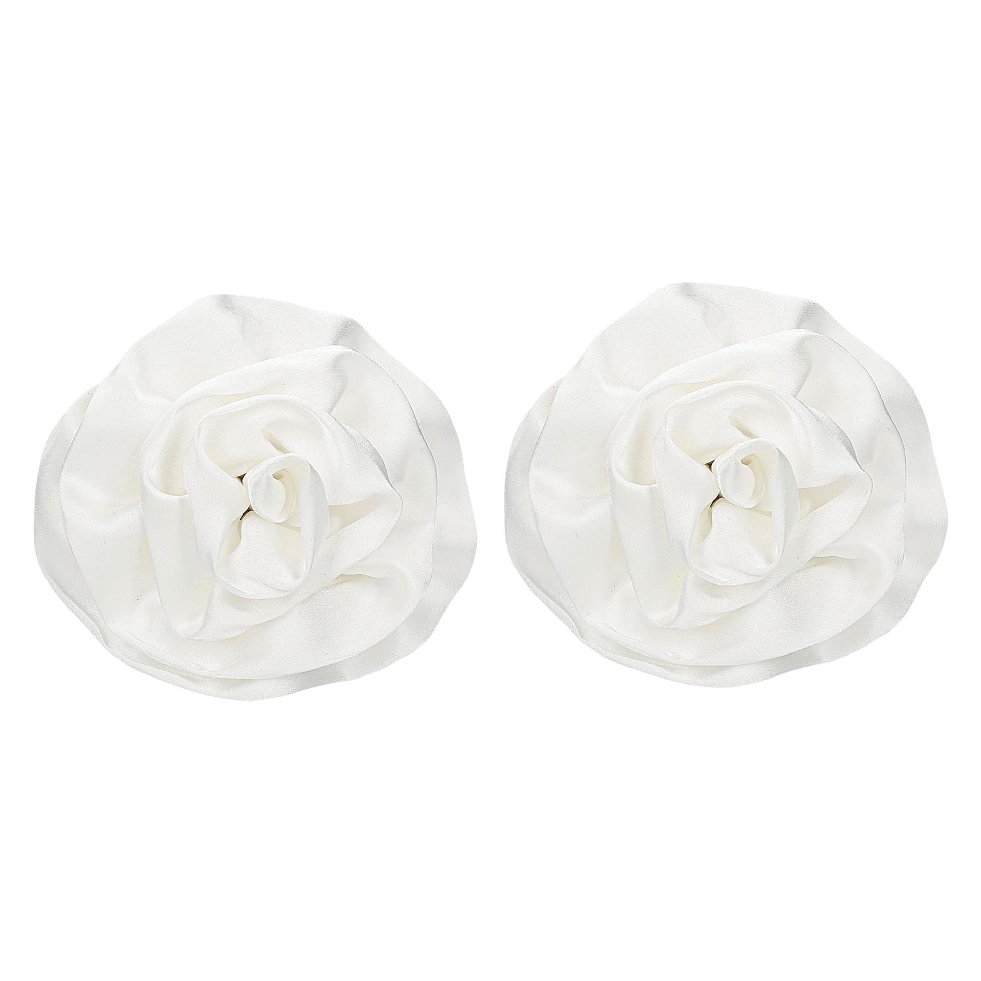 Accesoriu alb din satin pentru pantofi
