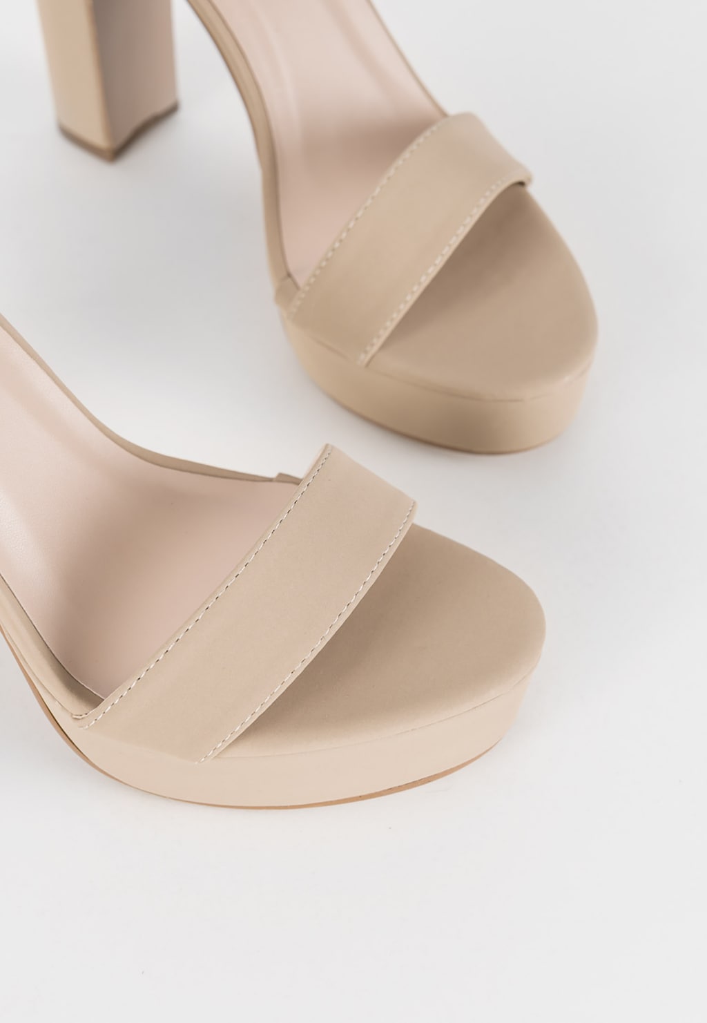 WJS wysokie beżowe sandały na platformie WJS74059-24 Widok 4