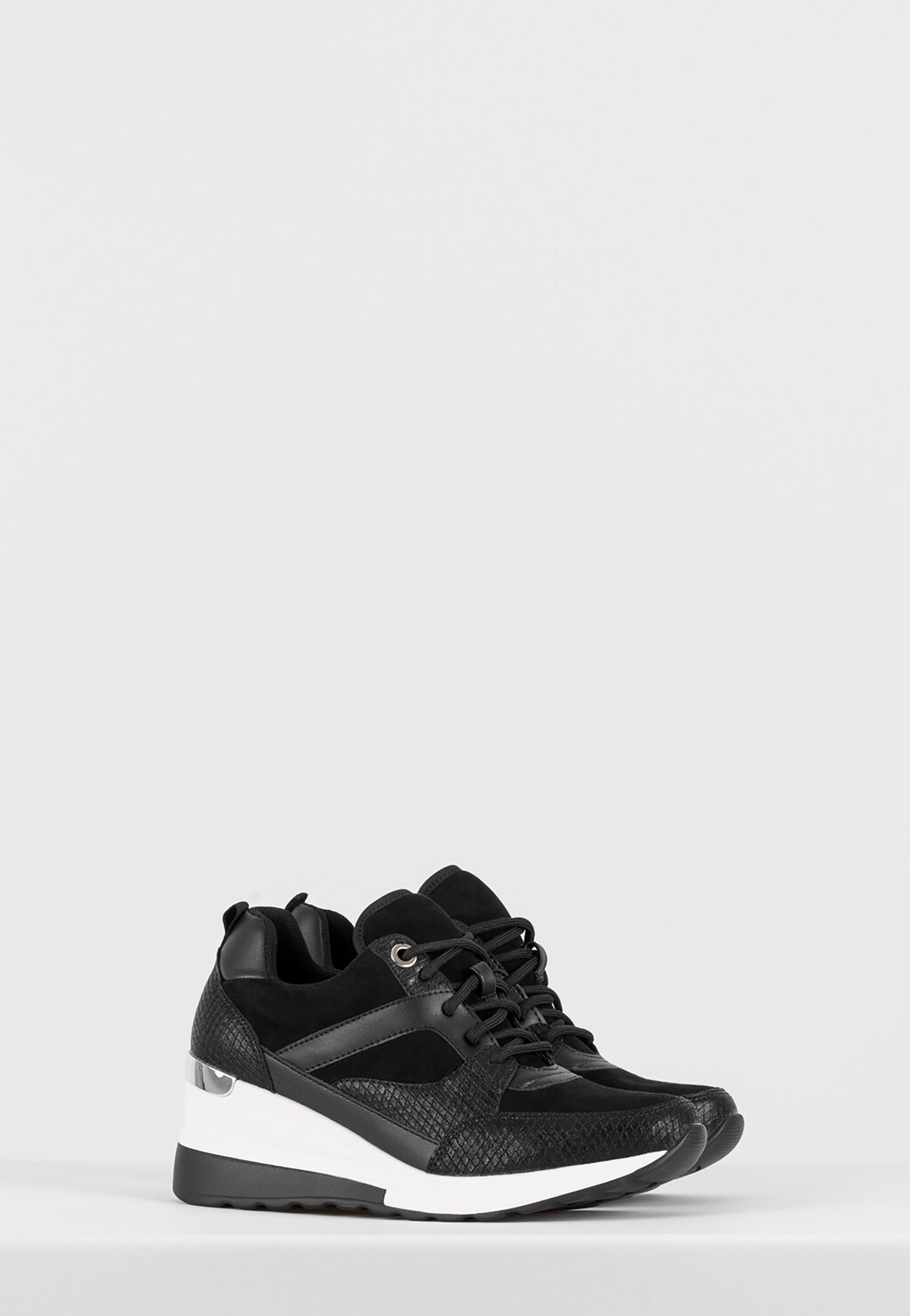 Čiernobiele dámske sneakersy na vysokej platforme WJS64059-71 Widok 3