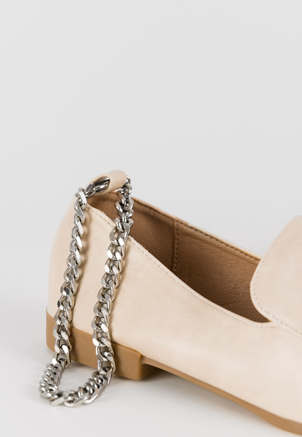 WJS beżowe mokasyny damskie z łańcuszkiem wokół kostki WJS64058-54 Widok 5
