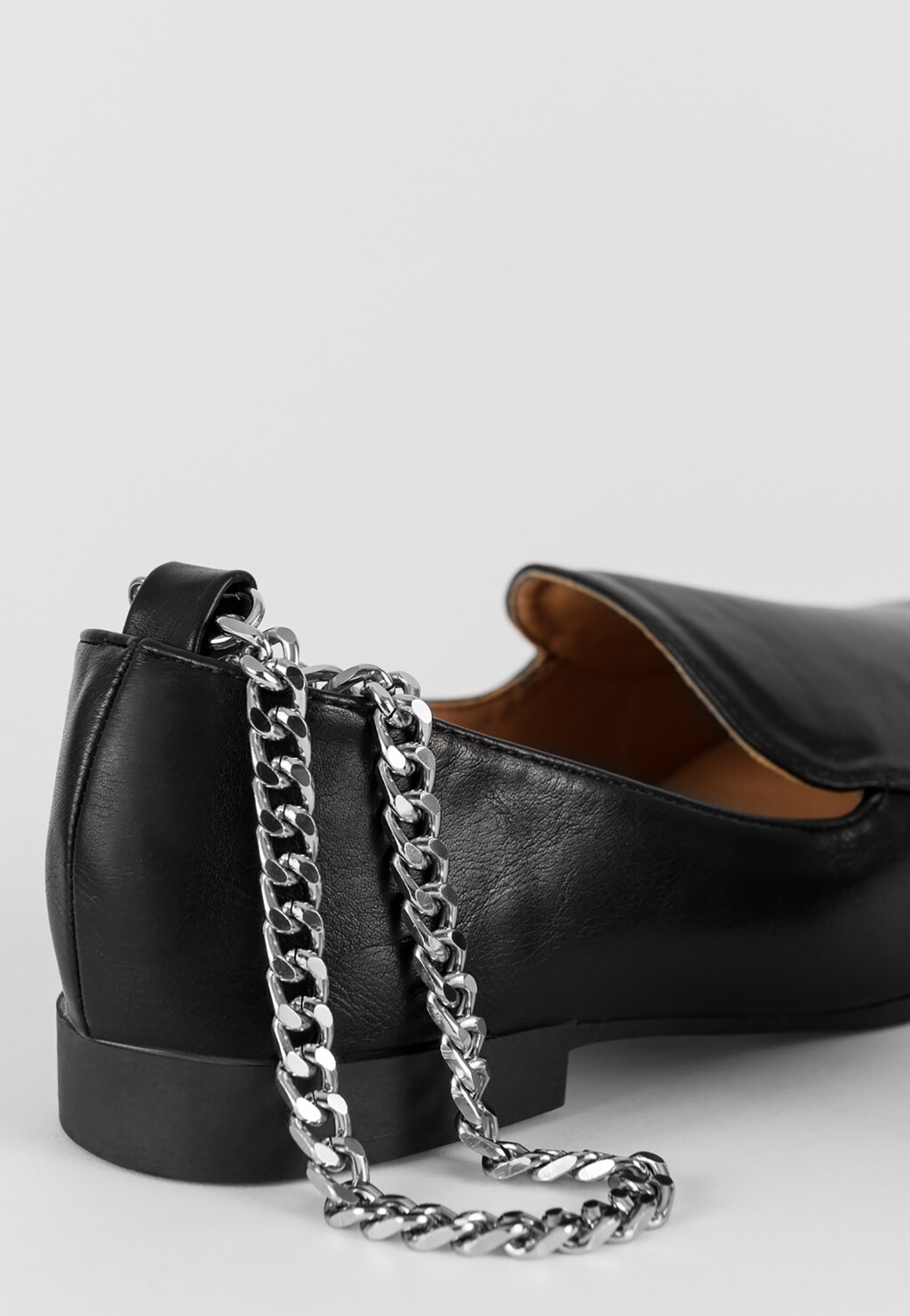 WJS czarne mokasyny damskie z łańcuszkiem na kostce WJS64058-51 Widok 5