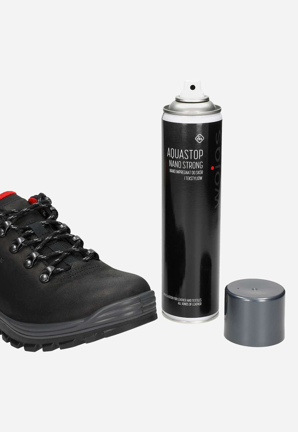Czarne buty trekkingowe Wojas model 99037-00 z czerwonymi akcentami obok sprayu impregnującego Aquastop Nano Strong do obuwia skórzanego.