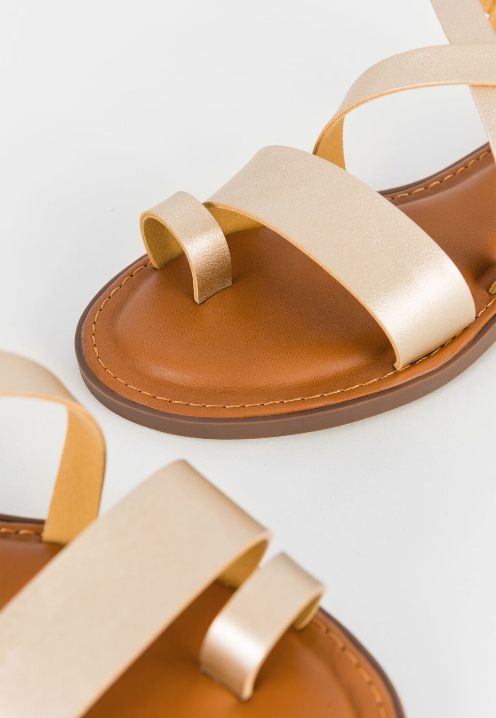 Letní dámské sandály v jemně zlatém provedení WJS74041-58 Widok 4