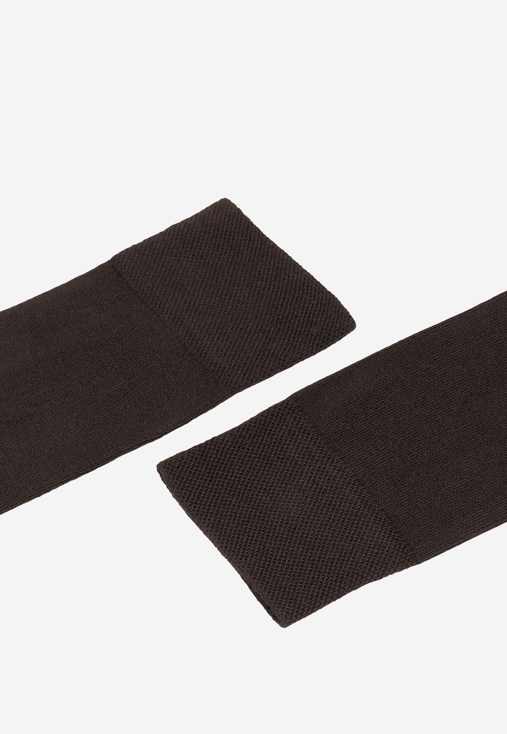 Brązowe męskie skarpety Wojas model 3981-52 wykonane z włókna bambusowego, widoczne z góry z charakterystycznym ściągaczem i gładką strukturą materiału.