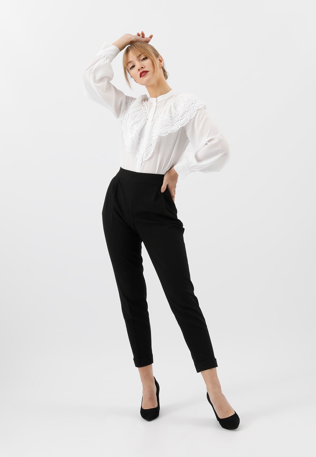 Czarne czółenka welurowe z ozdobionym obcasem  35001-61 Widok 9