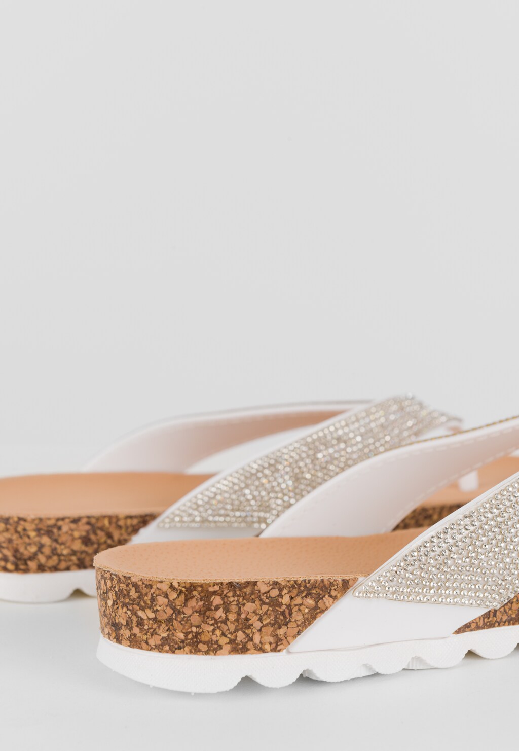 Pohodlné dámske šľapky elegantné v striebornom prevedení WJS71044-99 Widok 5