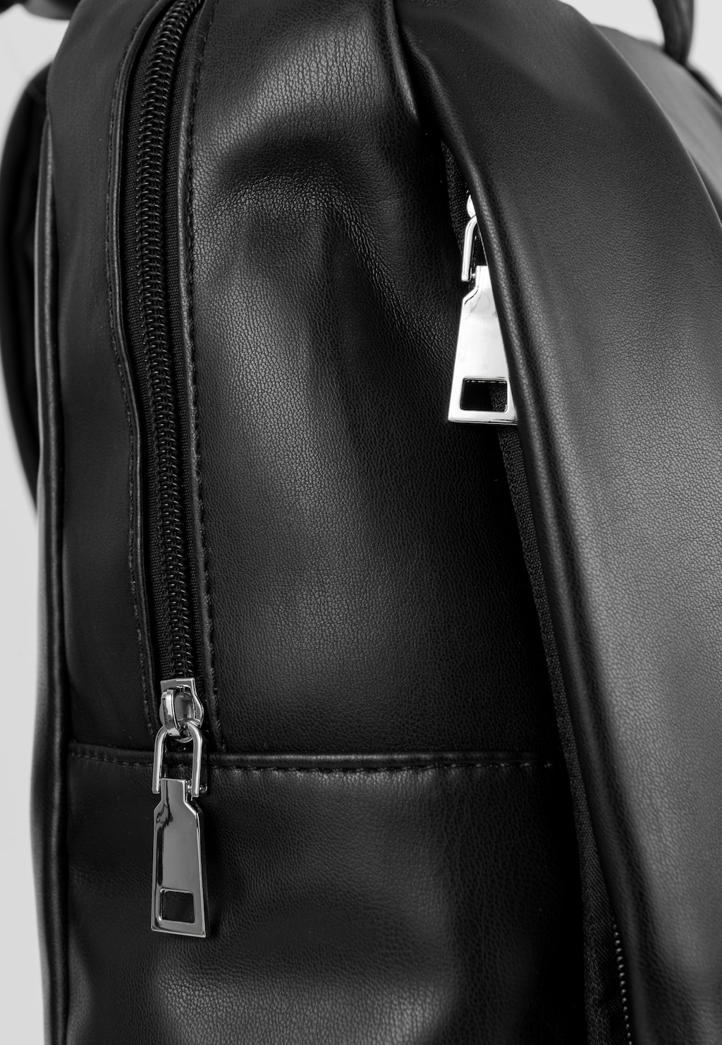 WJS pojemny czarny plecak z logo WJS90008-51 Widok 3