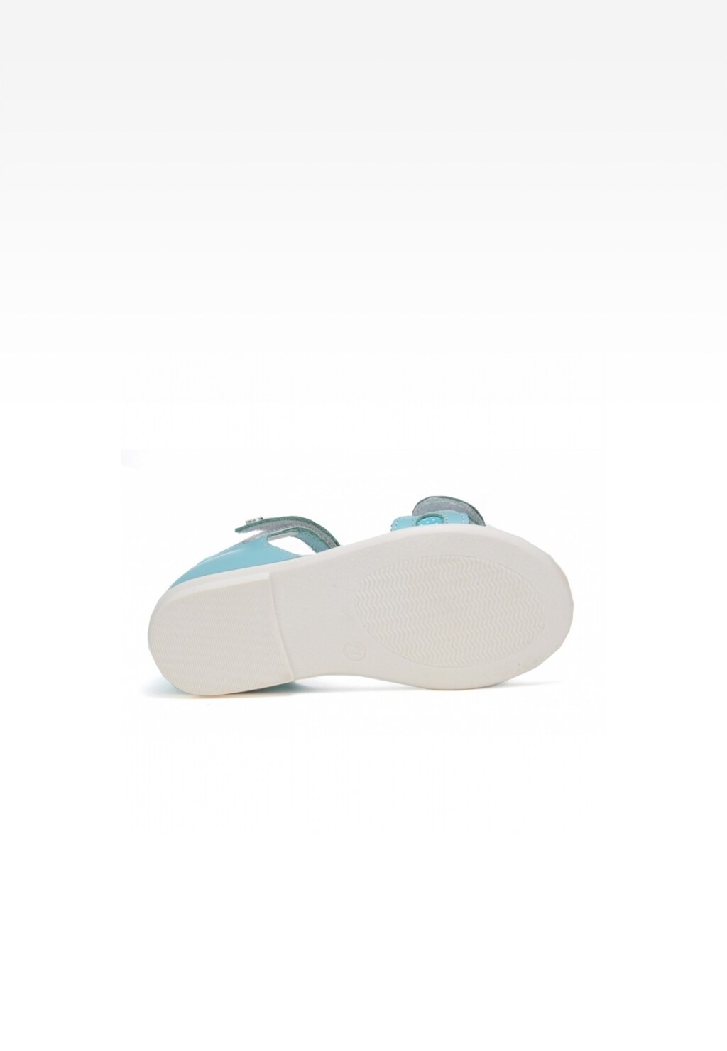 Turkusowe sandały dziewczęce Bartek T-36167/B08 z widoczną od spodu białą podeszwą, zapinane na rzep, idealne na lato.