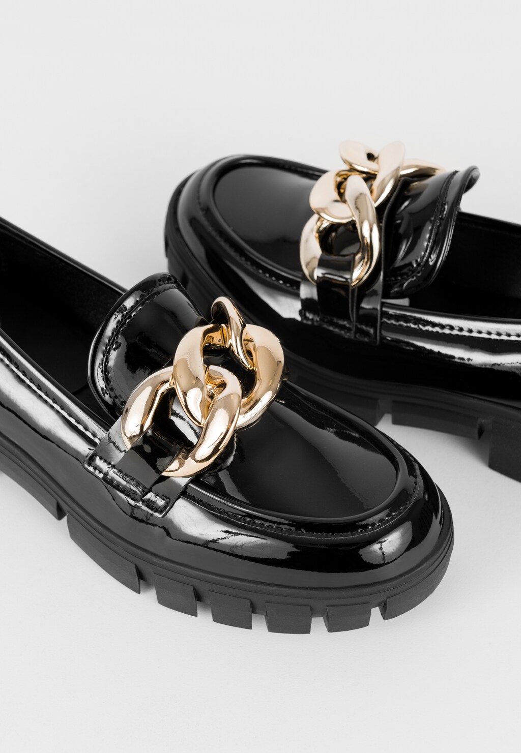 WJS lakierowane mokasyny z masywnym łańcuchem WJS64052-31 Widok 3