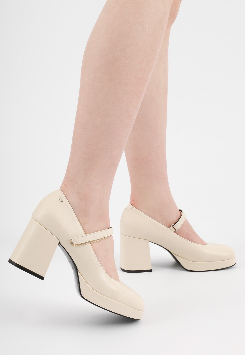 Beżowe czółenka damskie na stabilnym obcasie 35083-54 Widok 10