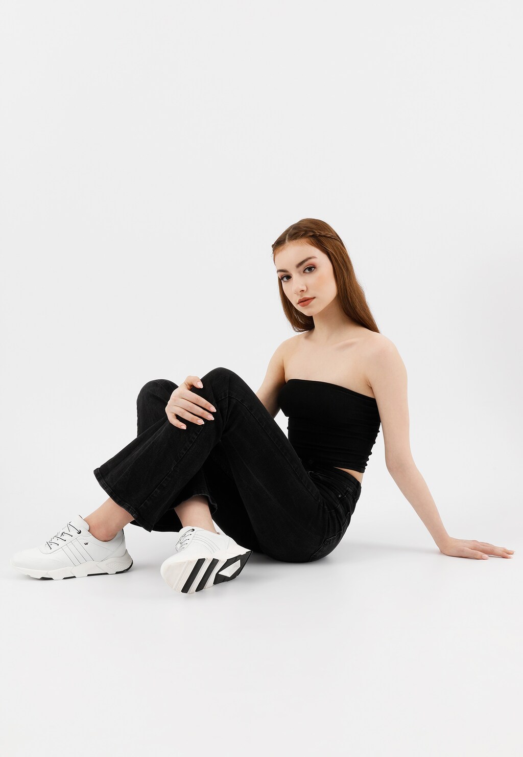 Białe półbuty damskie z czarnymi elementami 46015-59 Widok 7