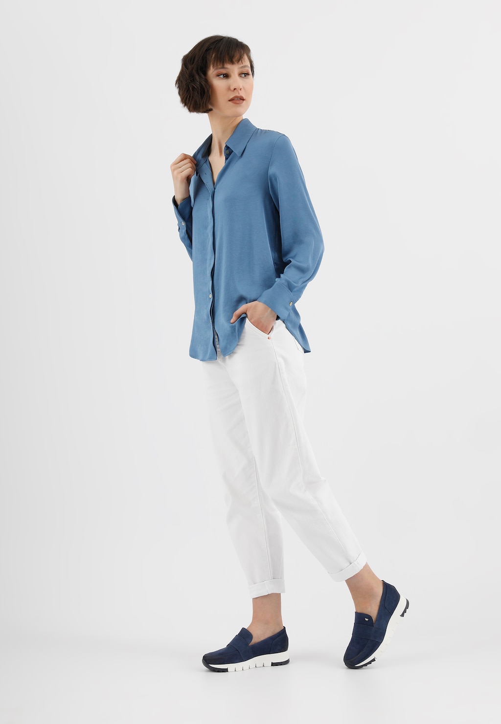 Dámske poltopánky z tmavomodrej prírodnej kože 46135-66 Widok 1