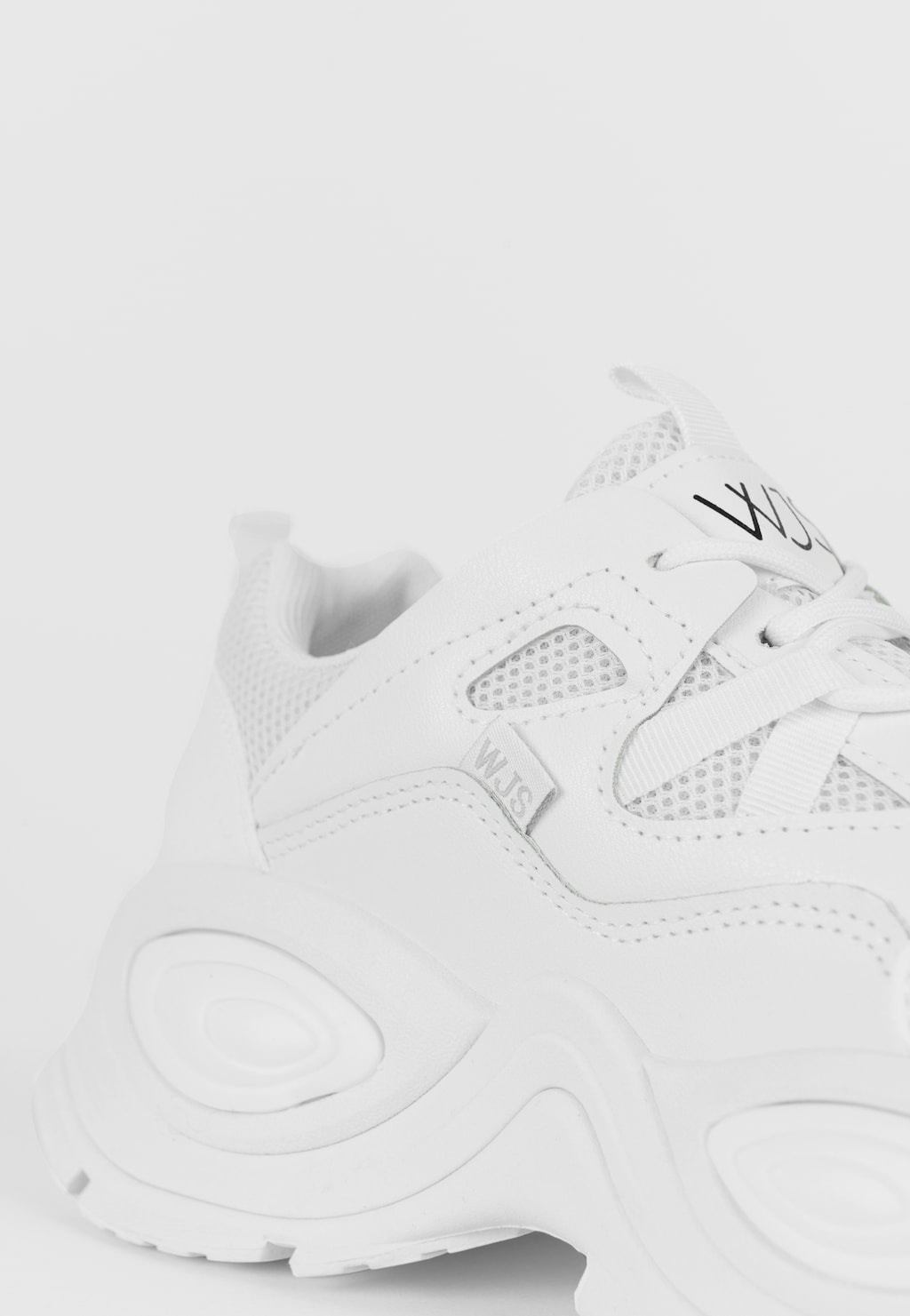 WJS białe sneakersy na ciekawej, masywnej podeszwie WJS64048-59 Widok 4