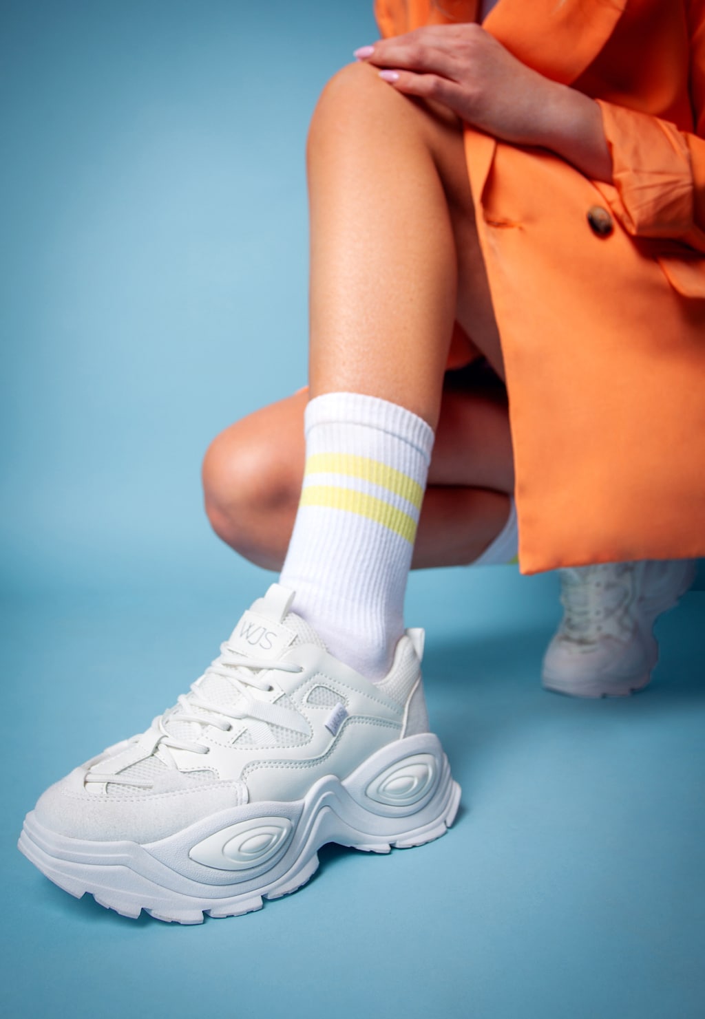 WJS białe sneakersy na ciekawej, masywnej podeszwie WJS64048-59 Widok 1