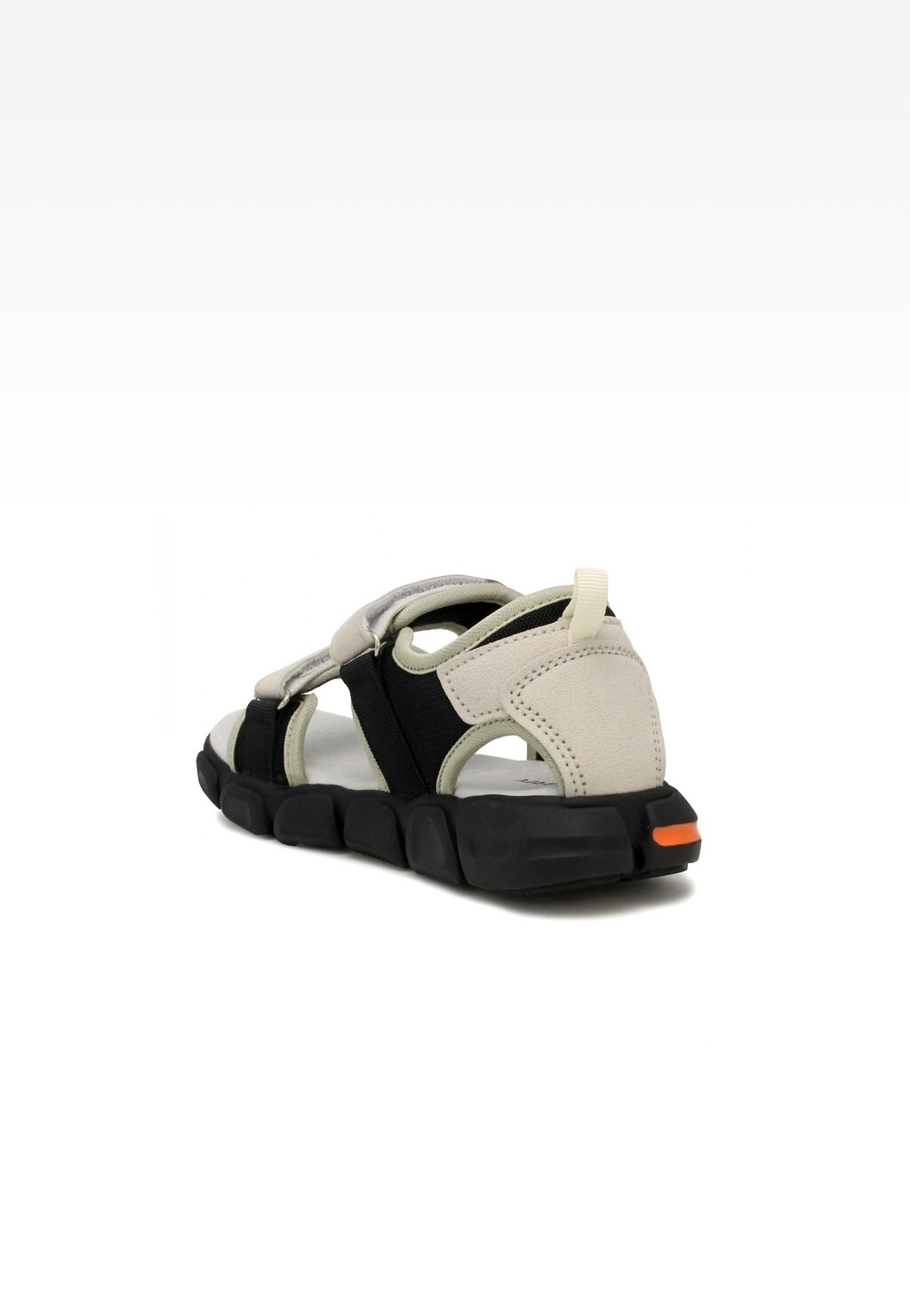 Beżowe sandały dziecięce BARTEK 19076001 z rzepami, widok z tyłu. Buty mają czarną podeszwę z pomarańczowym akcentem i jasne zapięcie na pięcie.