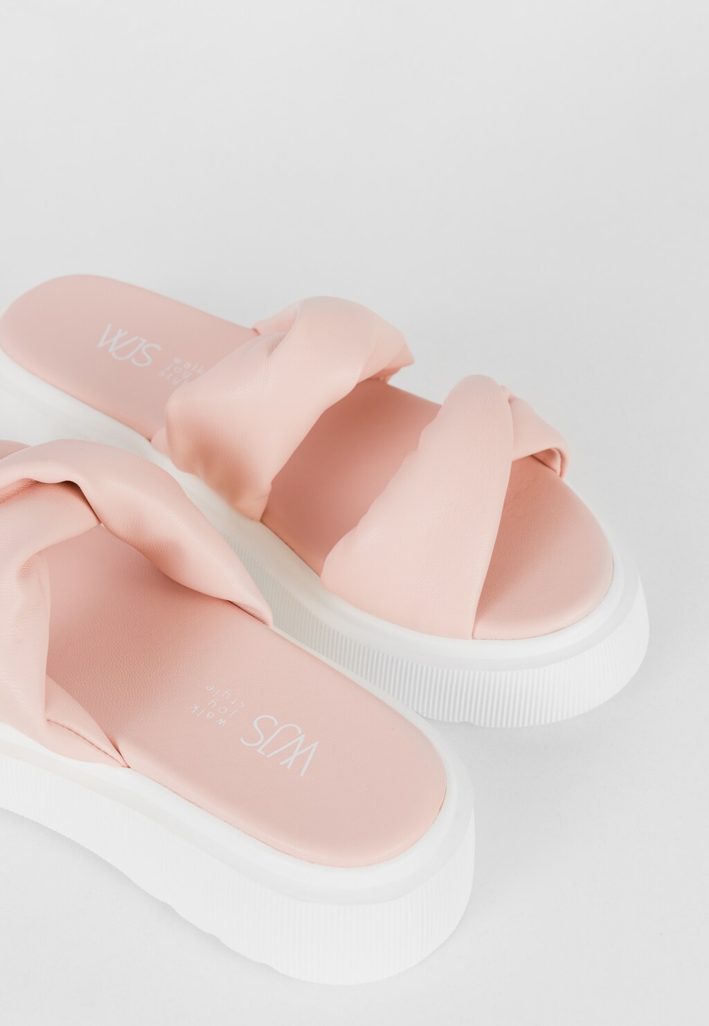 WJS jasnoróżowe klapki damskie na białej podeszwie WJS71040-55 Widok 5