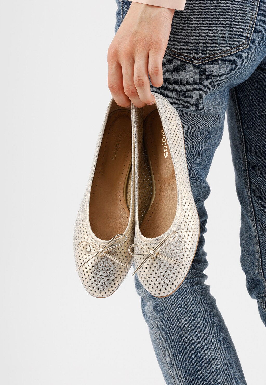 Zlaté dámské balerínky z kvalitní perforované kůže 44010-58 Widok 7