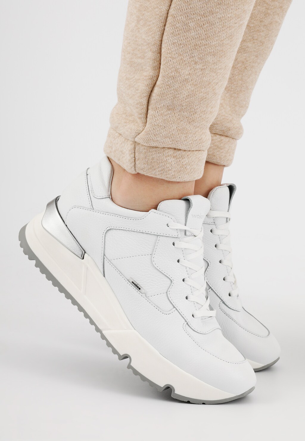 Białe sneakersy damskie z szarymi elementami 46136-59 Widok 8