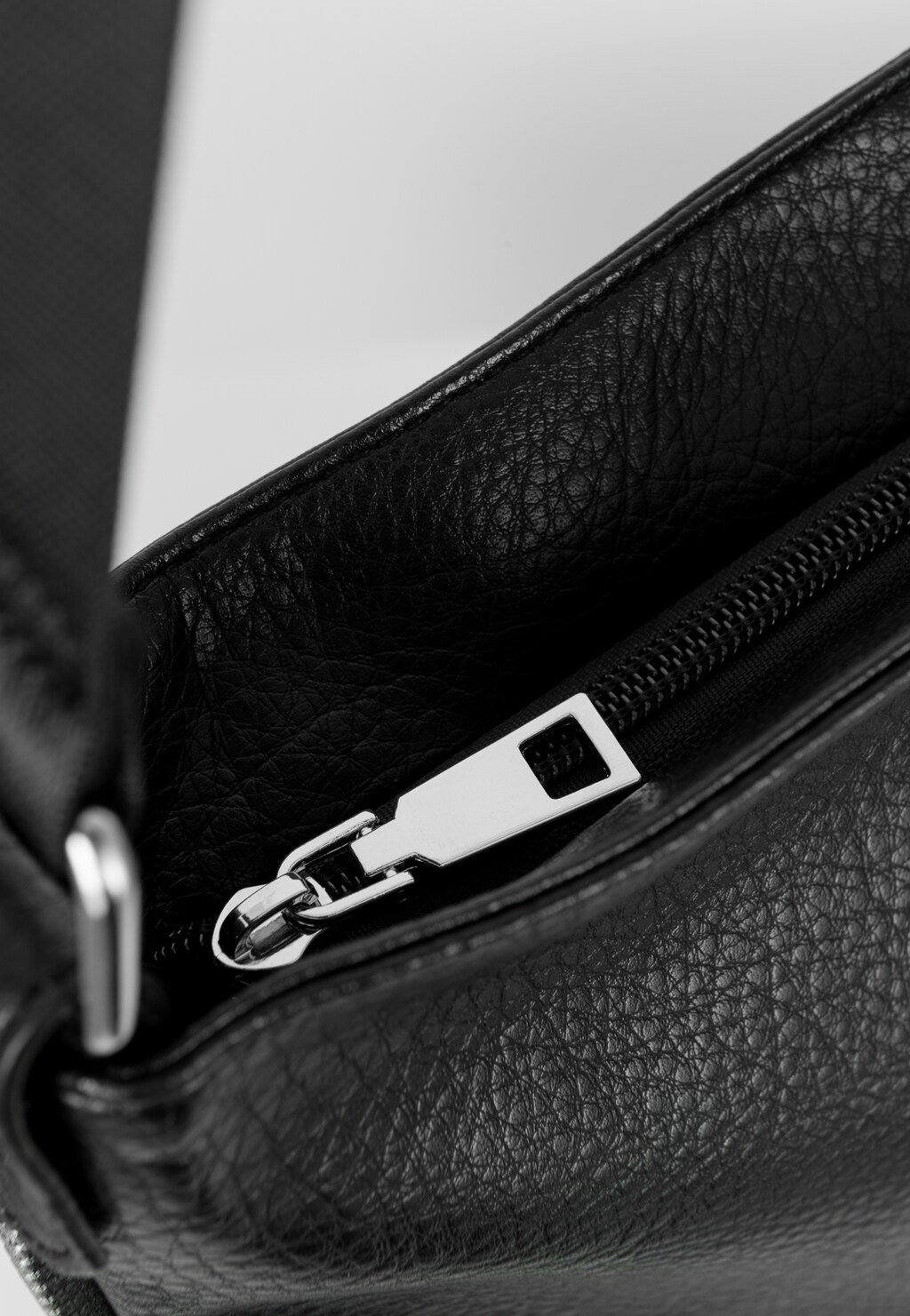 WJS czarna torebka damska crossbody WJS76108-51 Widok 4