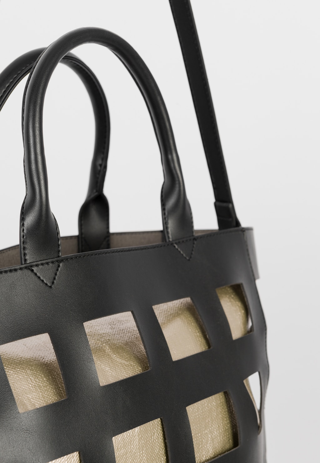 WJS duża czarna torebka ze złotym wnętrzem WJS76110-81 Widok 4