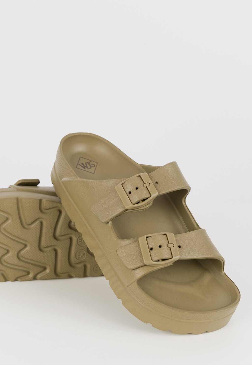 Osviežte každý outfit zelenými letnými šľapkami dámskymi WJS71043-97 Widok 3