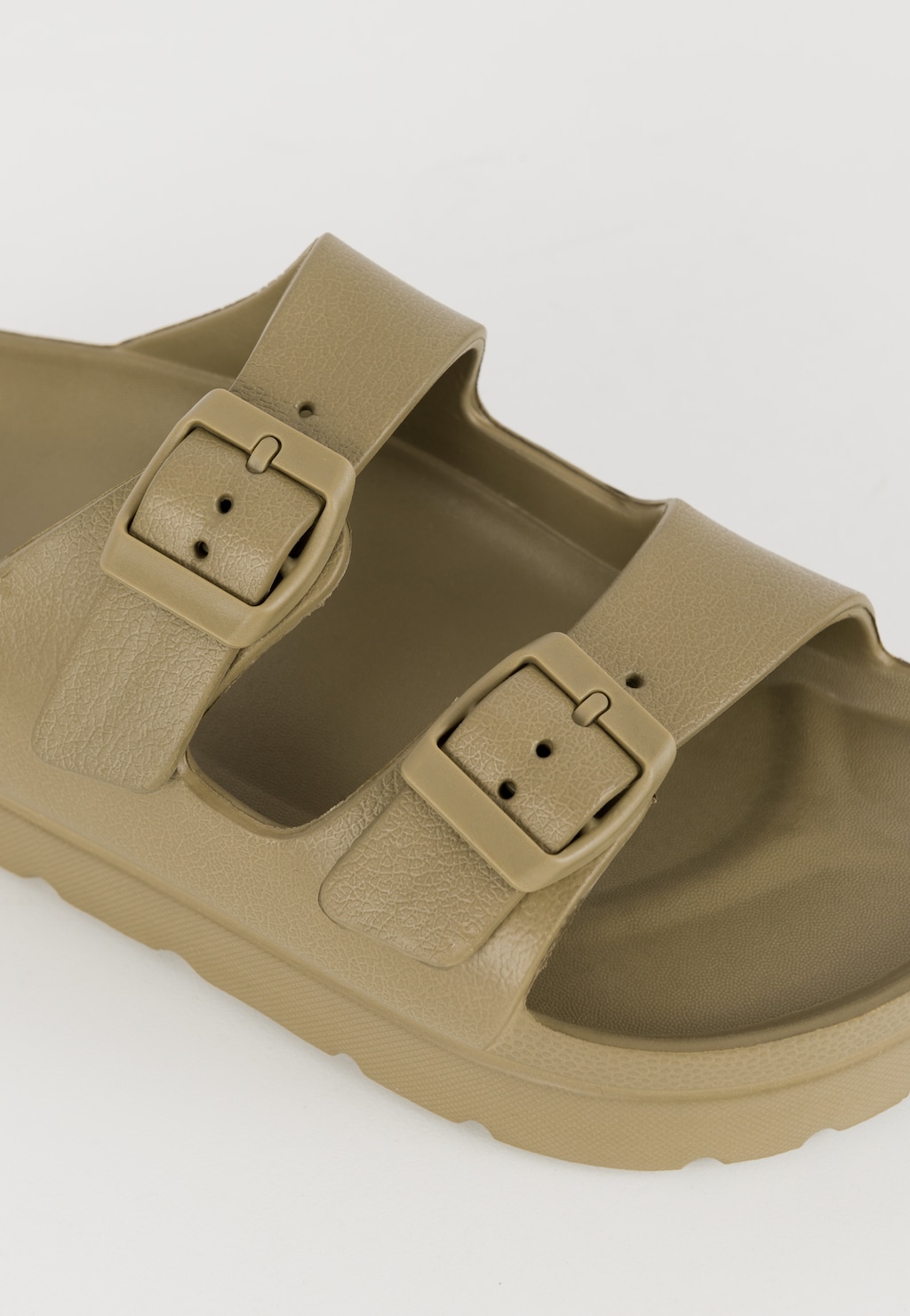 Osviežte každý outfit zelenými letnými šľapkami dámskymi WJS71043-97 Widok 4