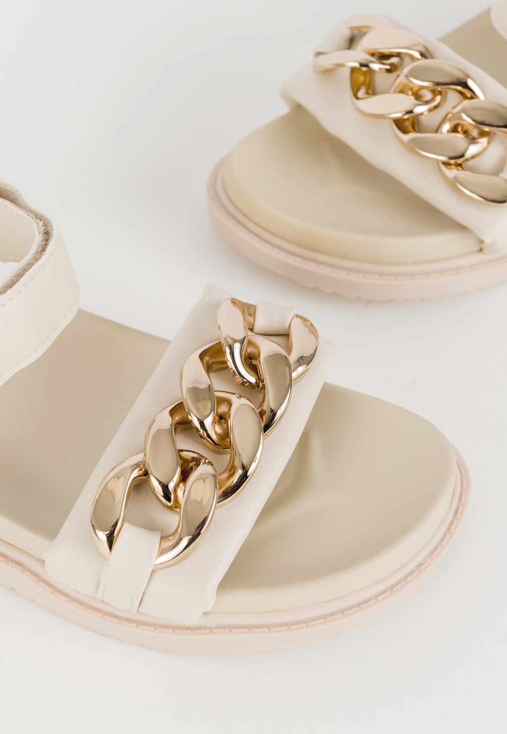 WJS płaskie beżowe sandały damskie z łańcuchem WJS74003-54 Widok 4