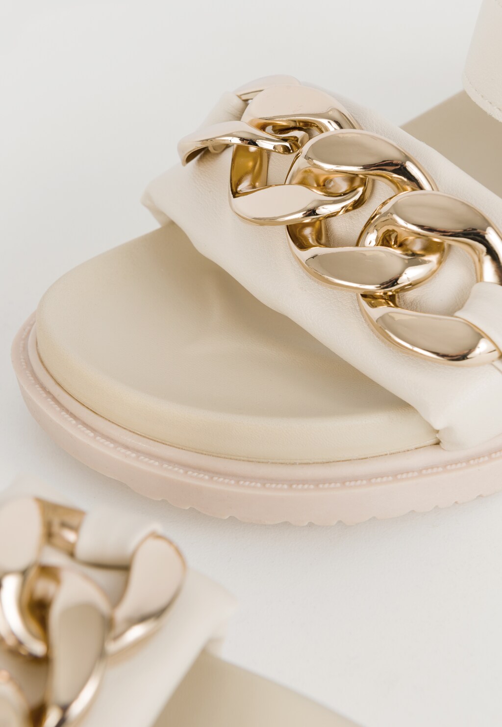 WJS płaskie beżowe sandały damskie z łańcuchem WJS74003-54 Widok 5