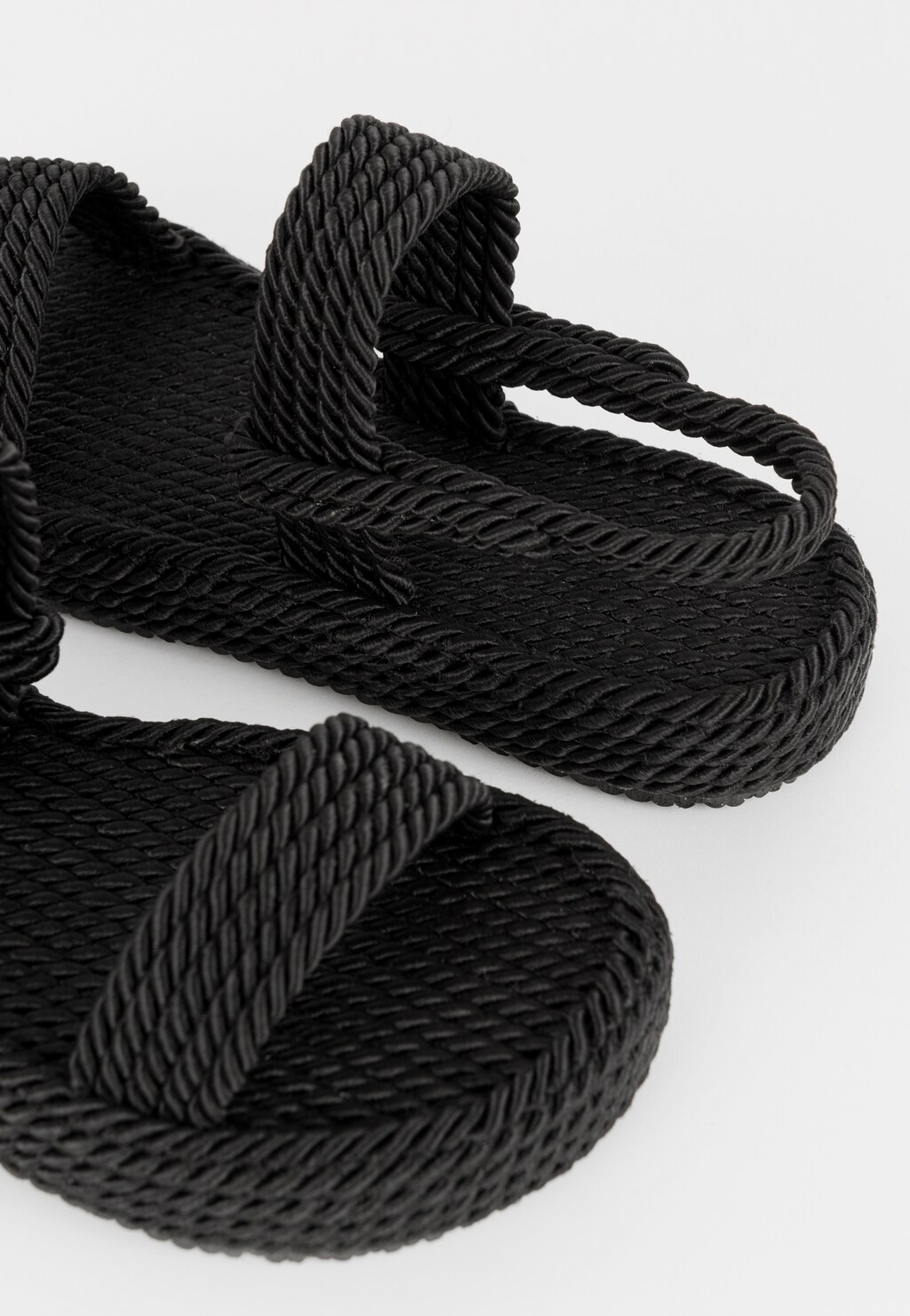 WJS czarne płaskie sandały damskie z ozdobnymi paskami WJS74064-11 Widok 4