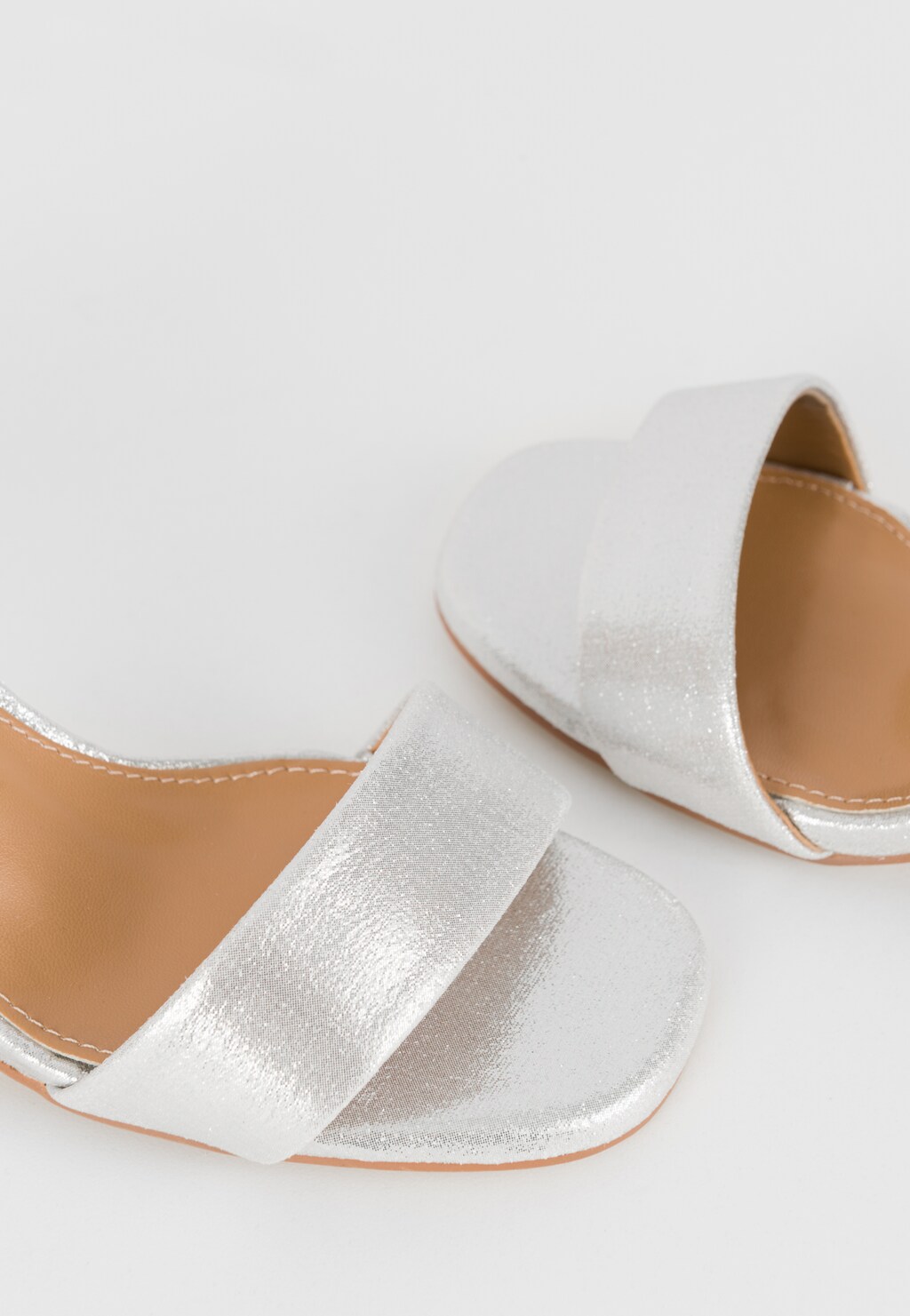 Strieborné letné sandále nesmú chýbať na žiadnej párty WJS74050-19 Widok 4