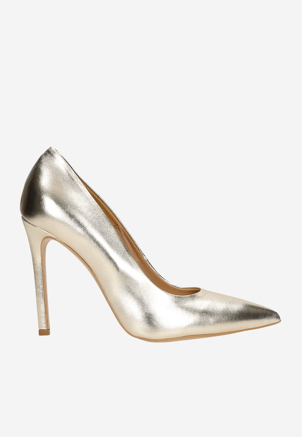 Eleganckie złote szpilki Wojas model 35094-58 wykonane ze skóry naturalnej, widok z boku. Buty posiadają smukły, wysoki obcas i spiczasty nosek.