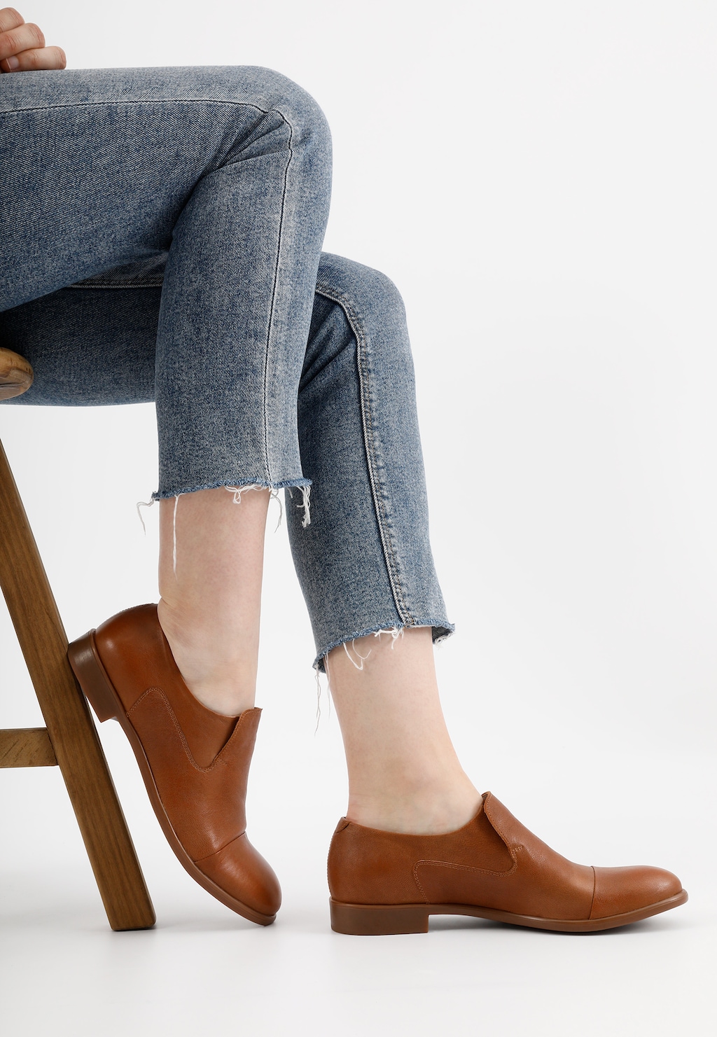 Dámske poltopánky z hnedej lícovej kože ku každému outfitu 46049-53 Widok 7