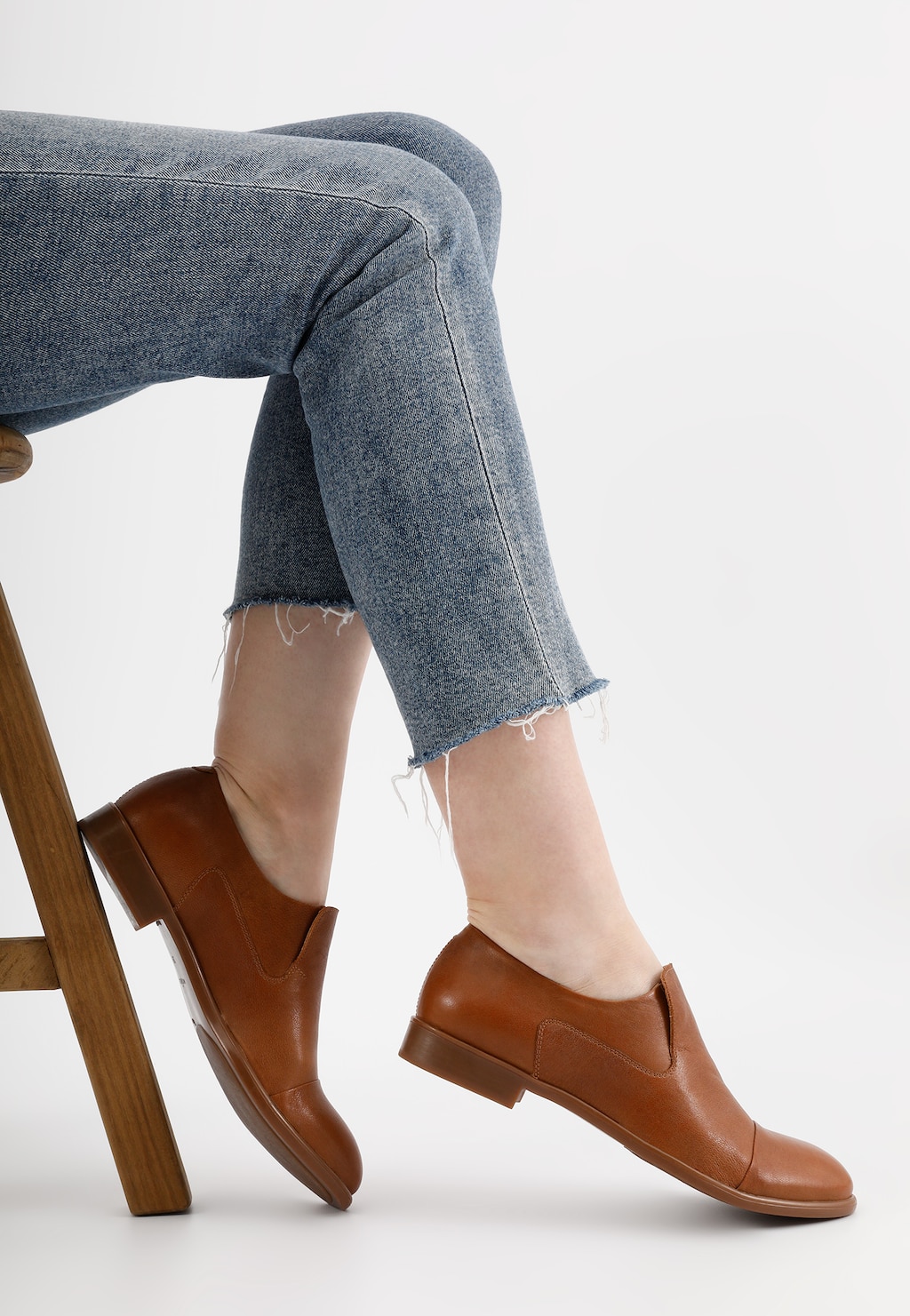 Dámske poltopánky z hnedej lícovej kože ku každému outfitu 46049-53 Widok 9