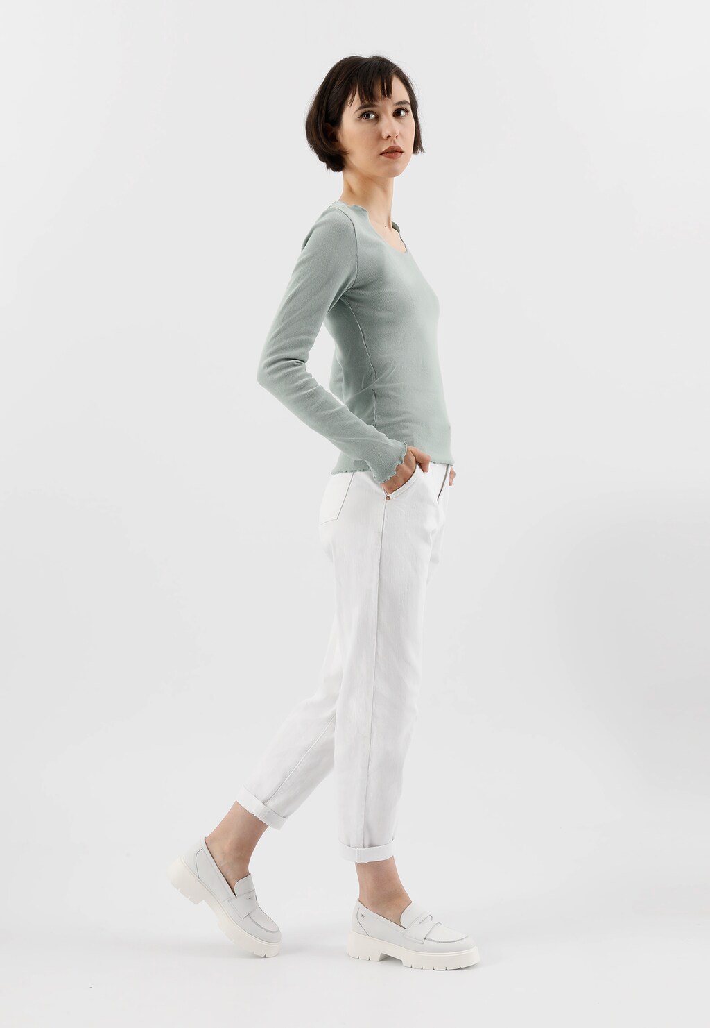 Białe mokasyny damskie z lekką podeszwą 46154-59 Widok 7