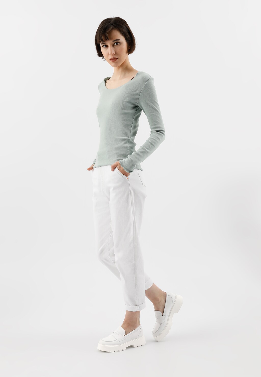 Białe mokasyny damskie z lekką podeszwą 46154-59 Widok 1