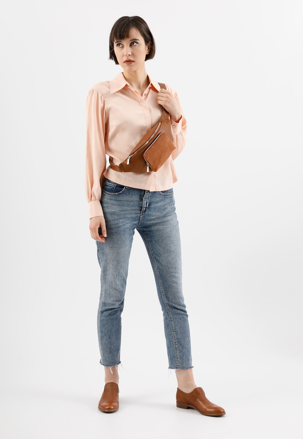 Jasnobrązowa nerka damska z połączenia skóry licowej i dwoiny welurowej 80194-73 Widok 8