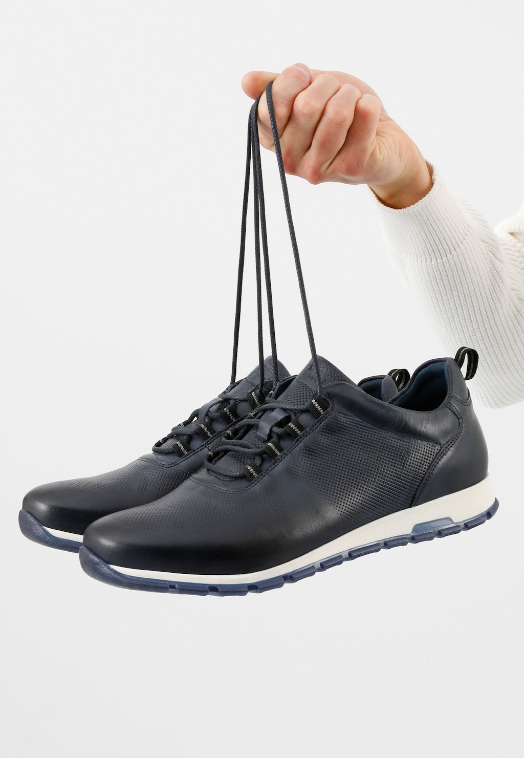 Tmavomodré pánske tenisky s ozdobným reliéfom 10039-56 Widok 10